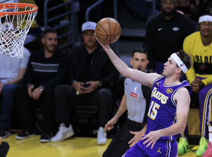 九游-湖人2将回暖彻底拔高上限！里弗斯连爆三场，艾顿统治内线攻守！|奥斯汀-里弗斯|洛杉矶湖人队|丹佛掘金队|nba|比赛_新浪体育_新浪新闻